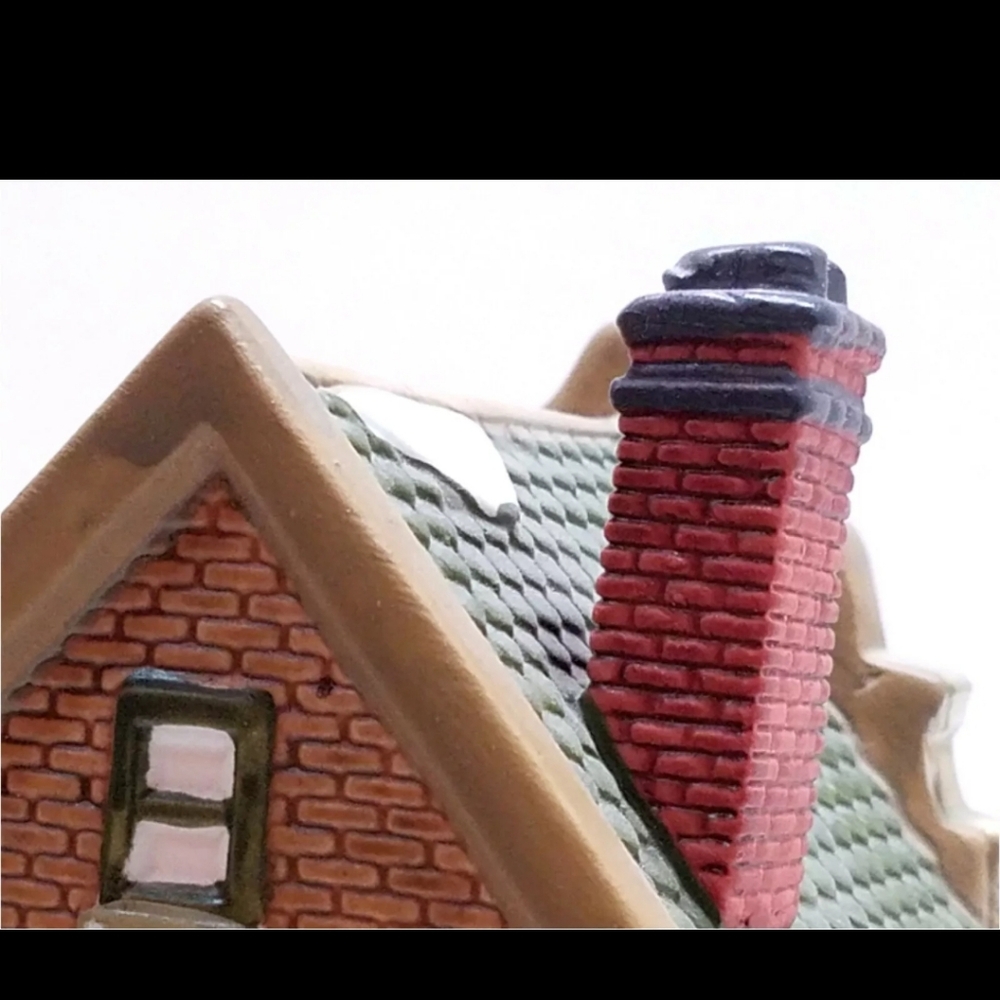 Dickens Collectables 1995 Towne Series Chemist & Tea Shoppe Hand Painted House - Picture 7 of 9